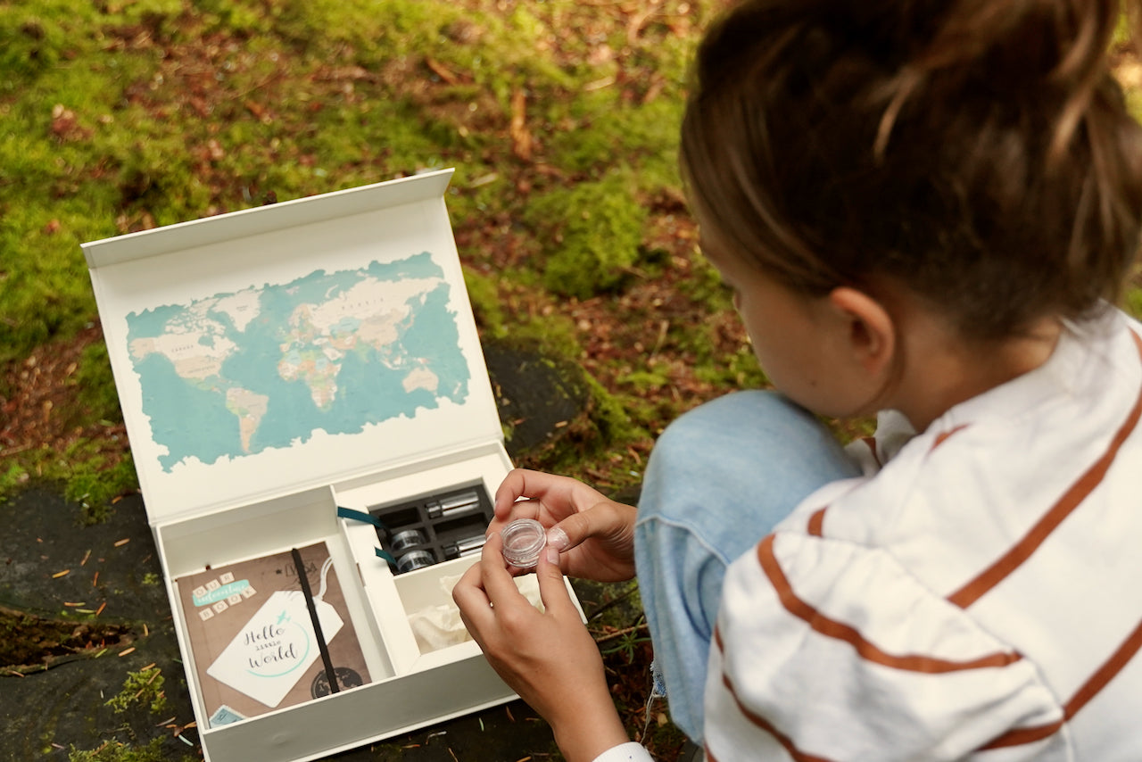 HOIDOKLY Boîte d'archive Adventure - Boîte à archives de voyage avec fente  - Boîte mémoire de 20 x 30 cm pour souvenirs, tickets avec motif carte du  monde et avion, cadeaux de