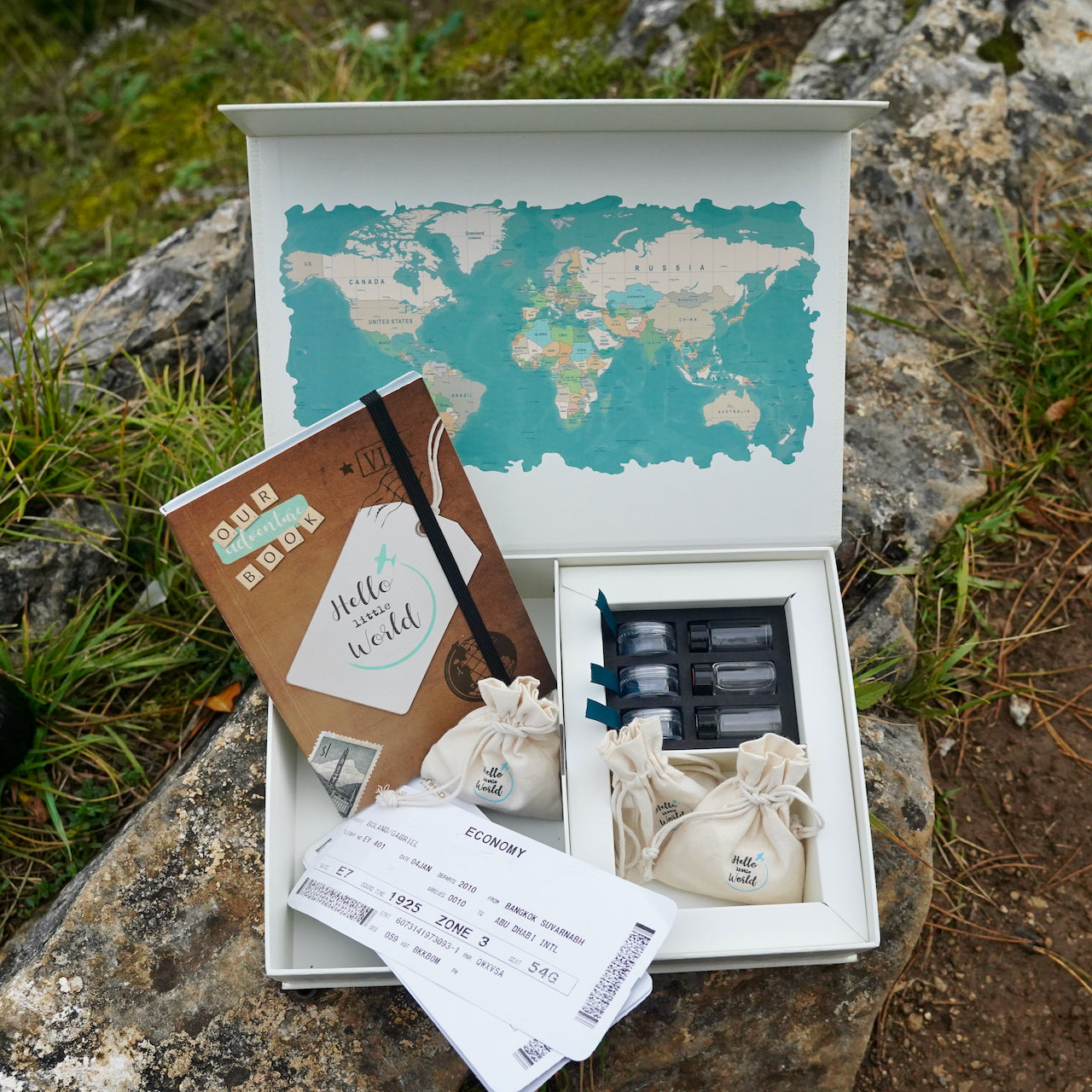Boite à souvenirs cadeau pour garder les souvenirs de voyages en famille, une memory box